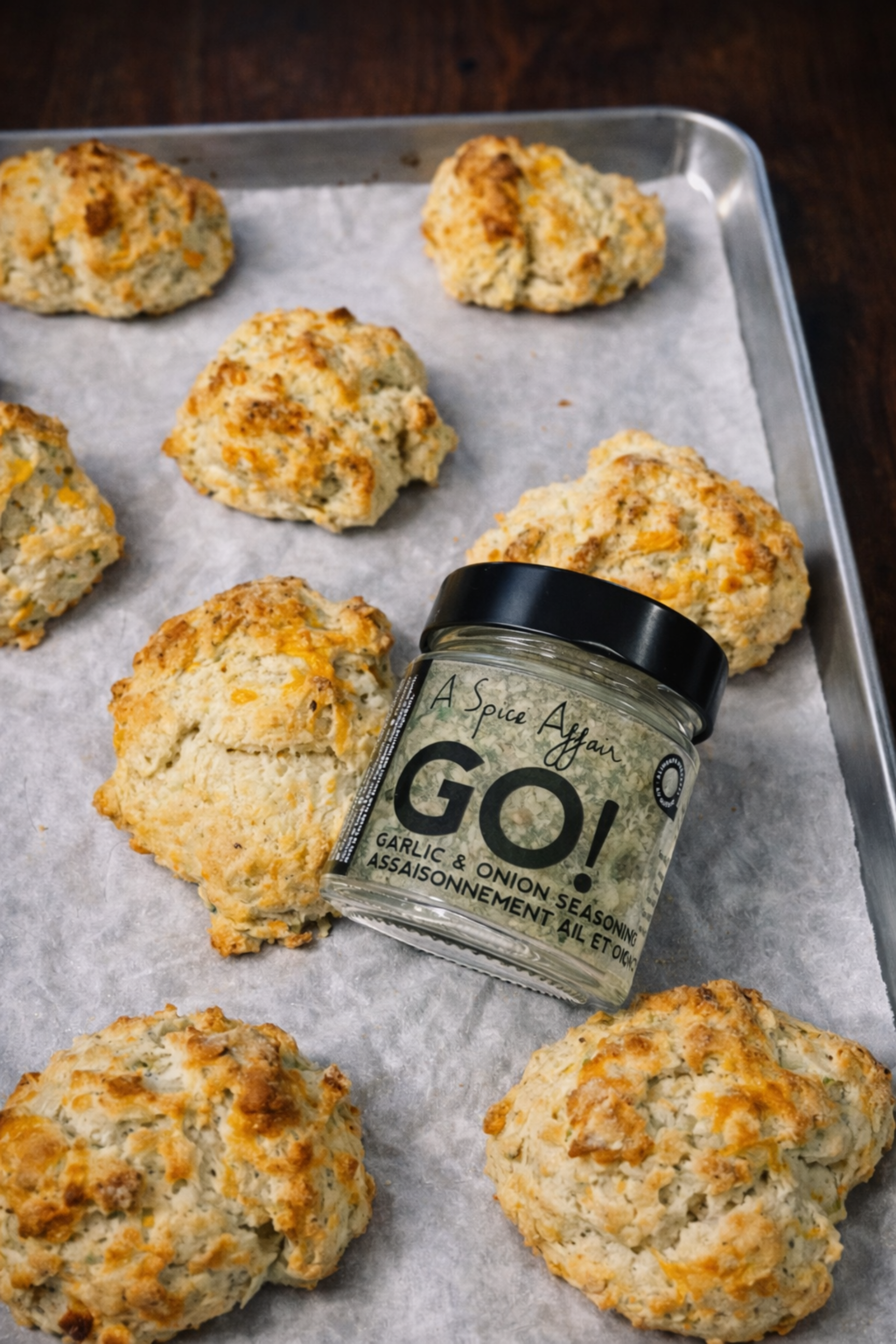 GO! GARLIC ONION BISCUITS