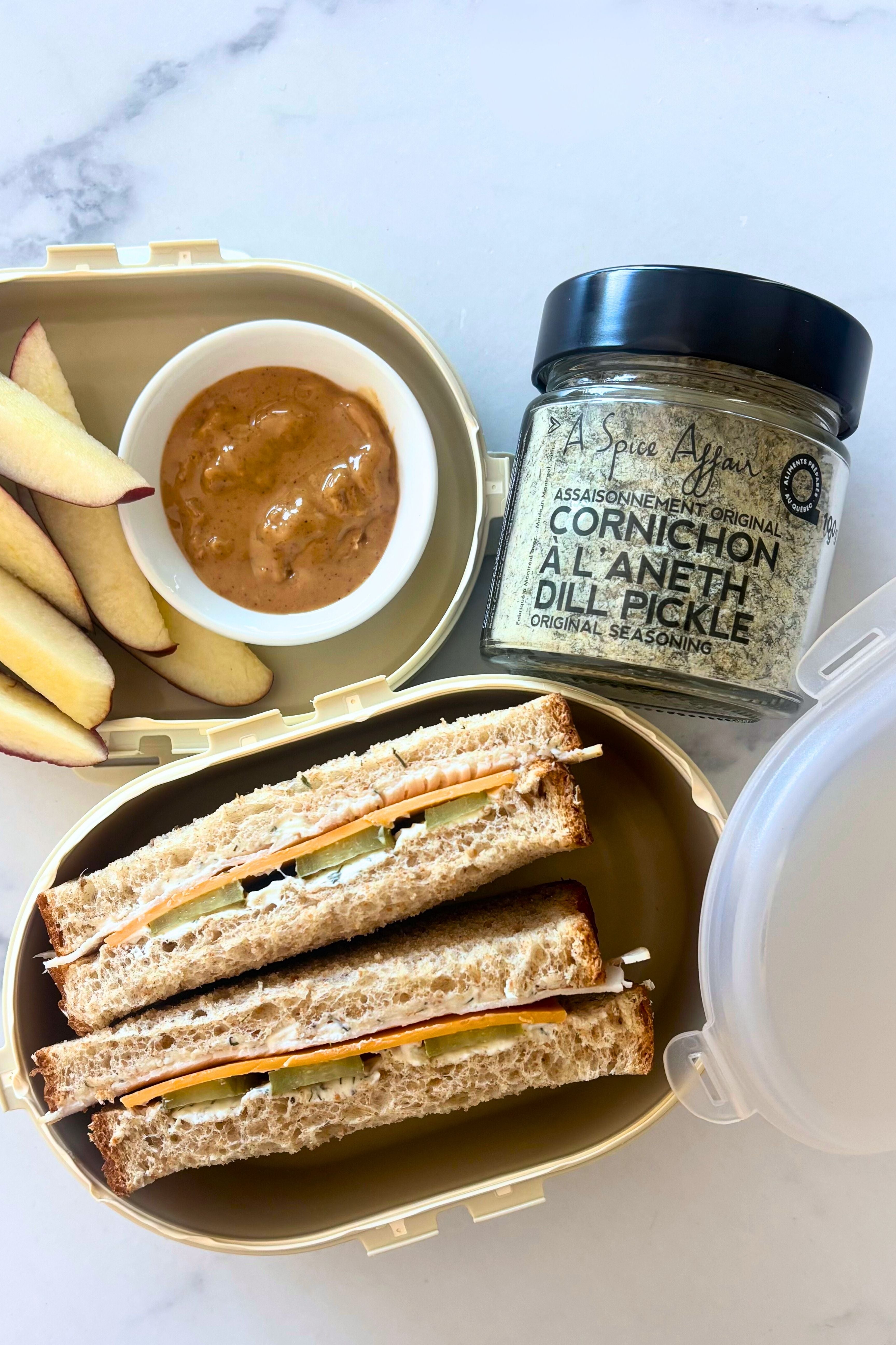 LUNCHBOX PICKLE SANDWICH