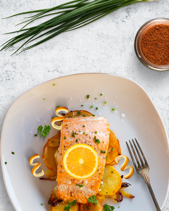 SAUMON AU HARISSA ET POMMES DE TERRES AUX AGRUMES